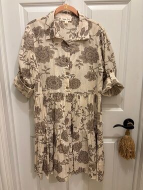 Relaxed Floral Button-Front Tiered Dress by — Beige Floral Large